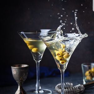 Meet your Posher, Mona